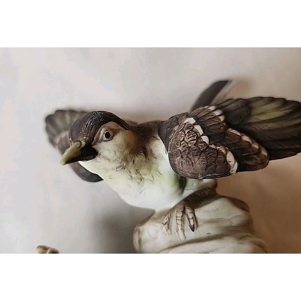 VTG Lot 3 Handpainted Porcelain Birds Figurines Mockingbird, Thrasher, Cardinal* - Picture 7 of 16